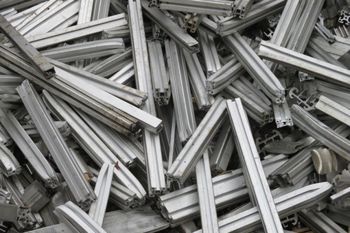 Aluminium: Profile, kurz und sauber